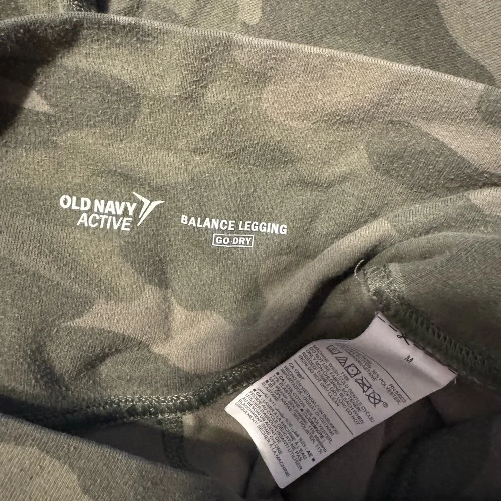 Old Navy Olive Green Camo High-Waist Leggings - Picture 3 of 3